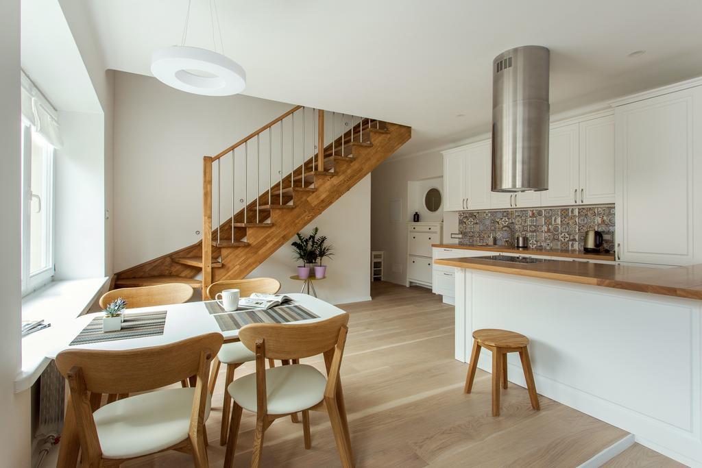 וילנה #Stayhere - Spacious 2Bdr Two Floor I Heart Of Old Town מראה חיצוני תמונה