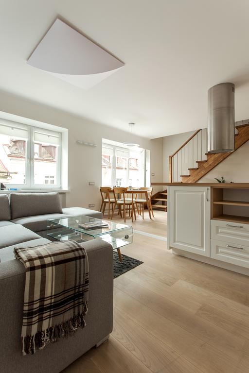 וילנה #Stayhere - Spacious 2Bdr Two Floor I Heart Of Old Town מראה חיצוני תמונה