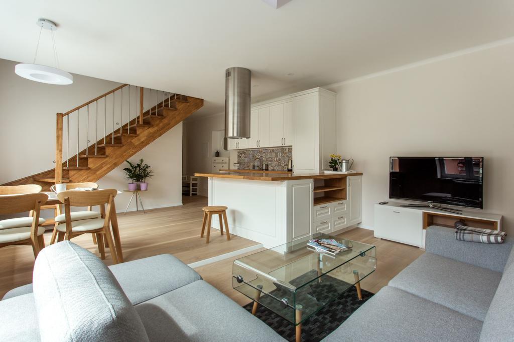 וילנה #Stayhere - Spacious 2Bdr Two Floor I Heart Of Old Town מראה חיצוני תמונה