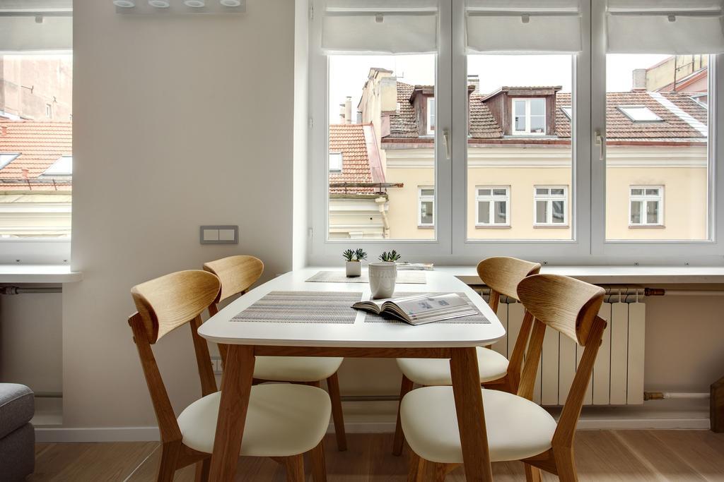וילנה #Stayhere - Spacious 2Bdr Two Floor I Heart Of Old Town מראה חיצוני תמונה